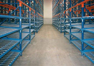 Carton flow with pallet rack system above